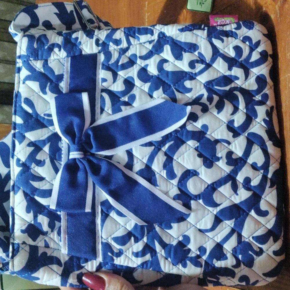 N Gil Crossbody Purse.